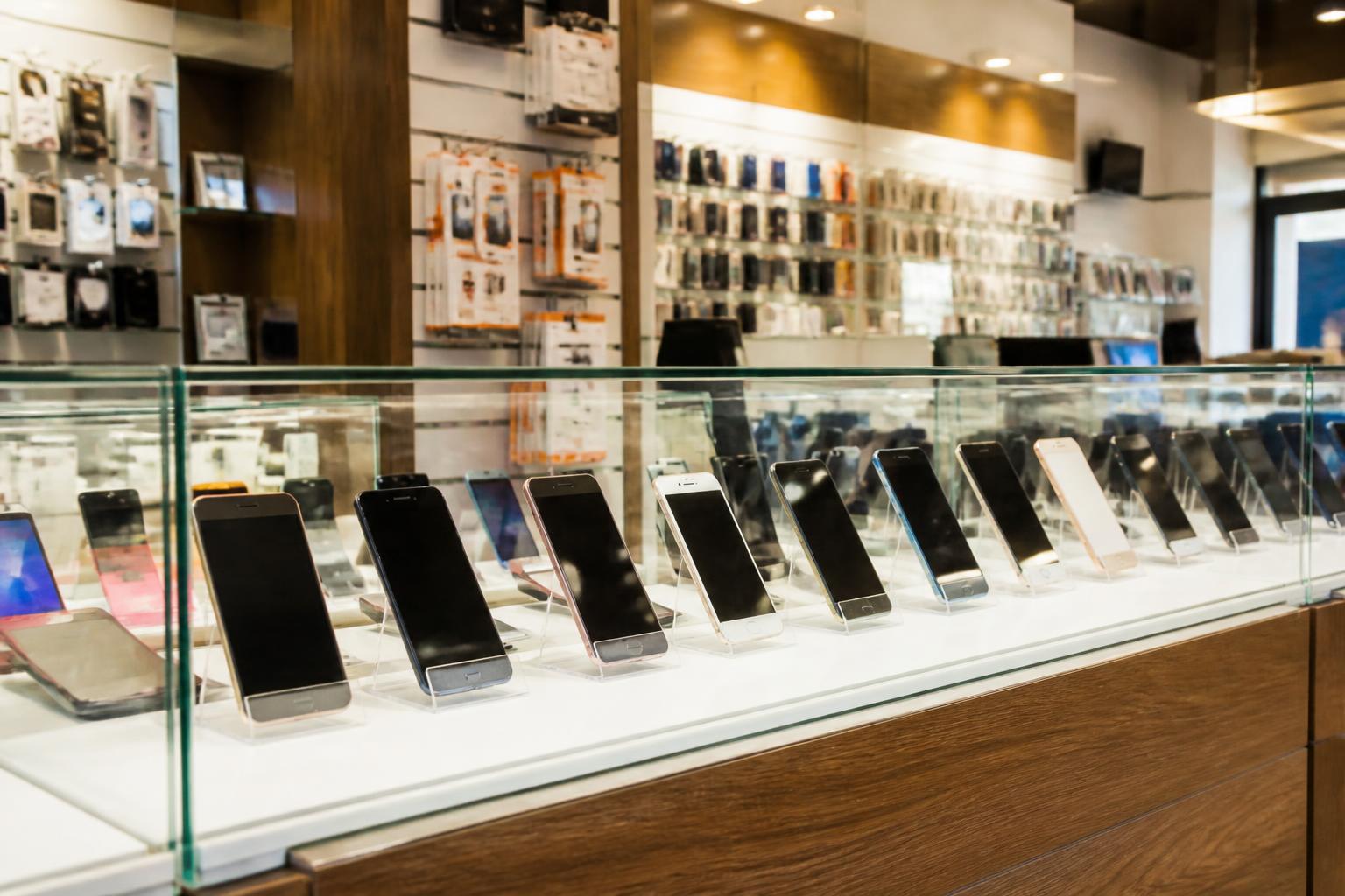 Phone buying counter at PhonesForCash St Helens
